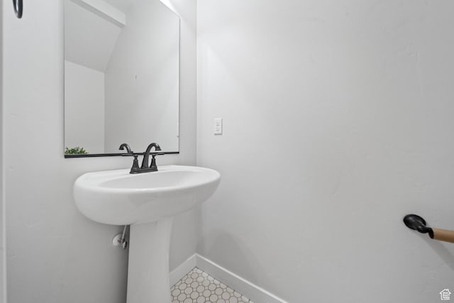 11412 S Regalstone Dr, South Jordan, UT 84009 - bathroom with baseboards