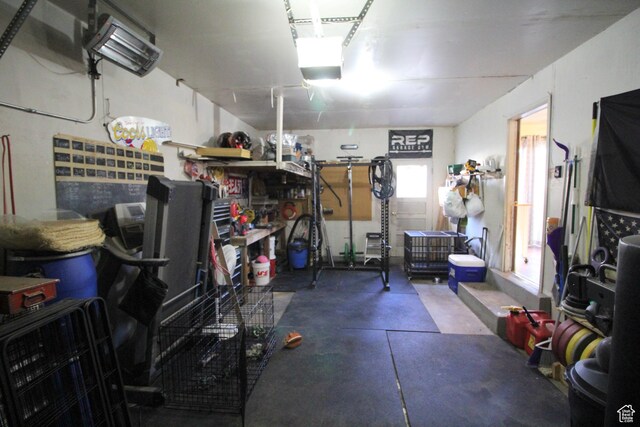 10 N 700 E, Roosevelt, UT 84066 - storage room with a garage