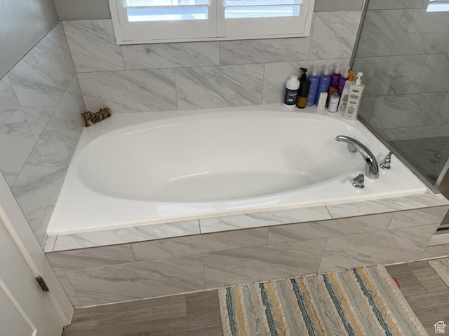 13952 S Indian Ln E, Herriman, UT 84096 - bathroom featuring a garden tub