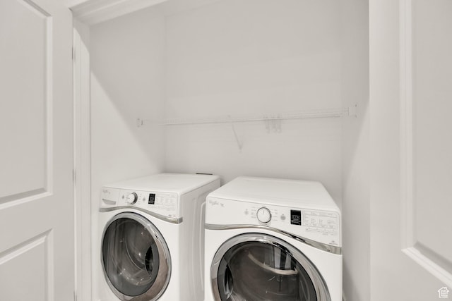 5103 W S Jordan Pkwy, South Jordan, UT 84009 - laundry area with washer and dryer and laundry area