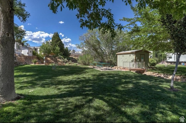 54 Cottonwood Ln, Hurricane, UT 84737 - view of yard featuring an outdoor structure