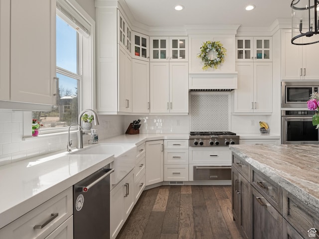 641 W 500 S, Midway, UT 84049 - kitchen with appliances with stainless steel finishes, a warming drawer, plenty of natural light, dark wood-style flooring, and recessed lighting