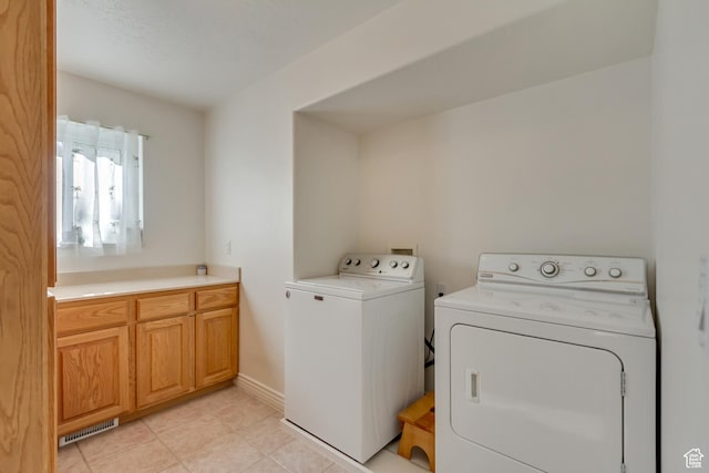 577 S 500 E, Santaquin, UT 84655 - laundry room with baseboards, visible vents, cabinet space, and independent washer and dryer