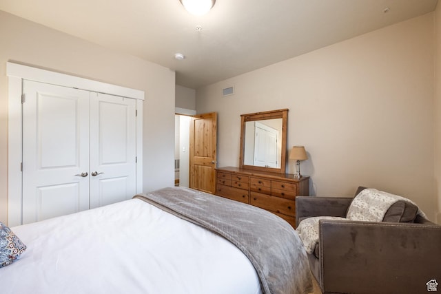 5519 N Lillehammer Ln Unit 1201, Park City, UT 84098 - bedroom with visible vents and a closet