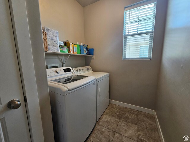 1013 W 90 S, Spanish Fork, UT 84660 - laundry room with washer and dryer and baseboards