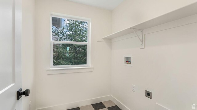 2298 E Parkside Cir S, South Ogden, UT 84403 - washroom with washer hookup, laundry area, electric dryer hookup, baseboards, and tile patterned floors