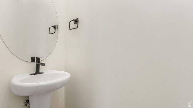 2298 E Parkside Cir S, South Ogden, UT 84403 - bathroom with a sink