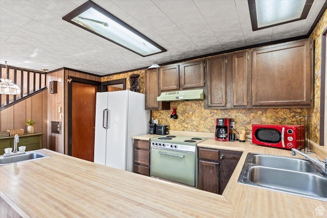 2405 Success Trl Unit 30, Midway, UT 84049 - kitchen featuring a sink, freestanding refrigerator, under cabinet range hood, and electric range