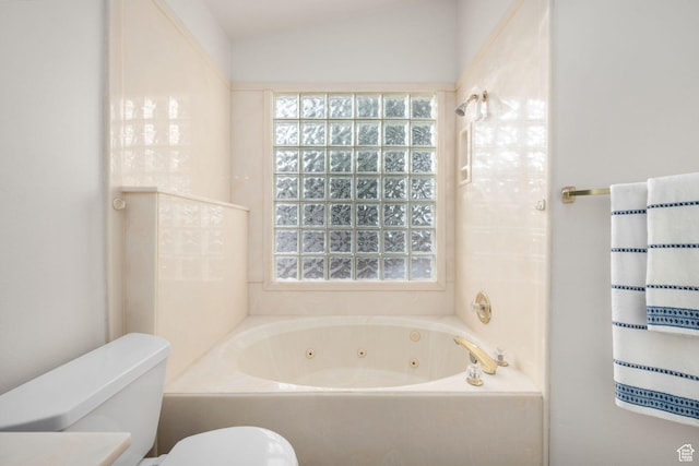 1864 S Crockett Cir, Bloomington, UT 84790 - full bath featuring a jetted tub, vaulted ceiling, and toilet
