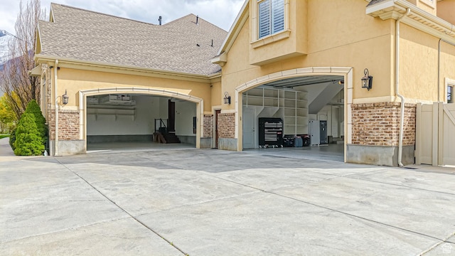 997 W 675 S, Mapleton, UT 84664 - garage with concrete driveway and fence