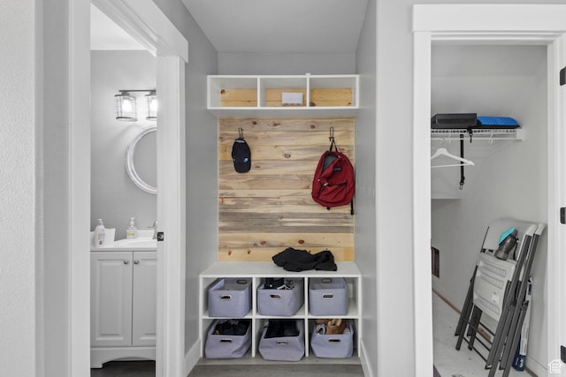1635 W 700 S, Lehi, UT 84043 - mudroom with a sink