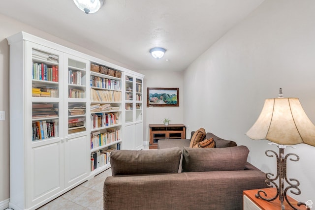 110 W Oak Cir, Woodland Hills, UT 84653 - living area with light tile patterned floors