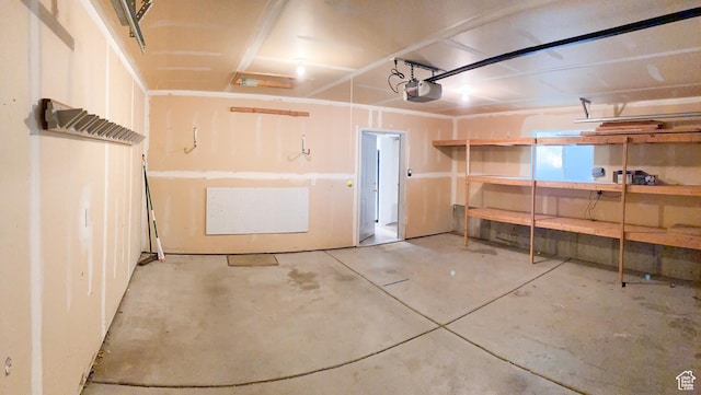 1409 S 30 E, Payson, UT 84651 - garage with a garage door opener
