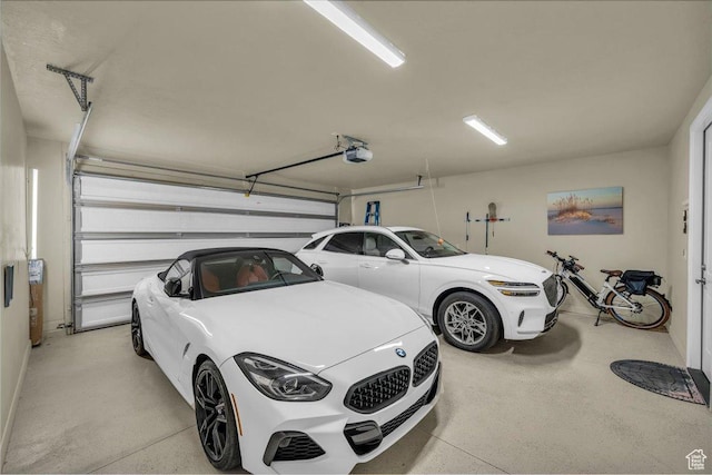 305 E 350 N, Ivins, UT 84738 - garage featuring a garage door opener