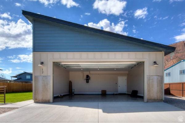 17 Tangren Cir, Moab, UT 84532 - garage featuring fence
