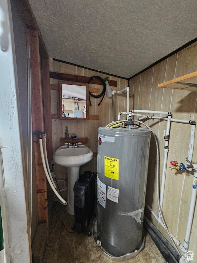 33383 W 8000 S, Duchesne, UT 84021 - utility room with water heater