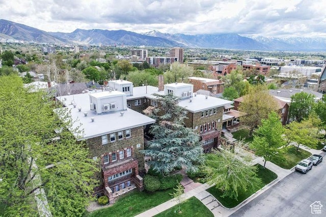 bird's eye view with a mountain view