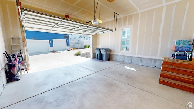 10627 S Lake Terrace Ave S, South Jordan, UT 84009 - garage with a garage door opener
