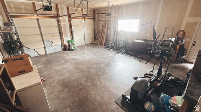 35 E 400 N, Moroni, UT 84646 - garage with a garage door opener