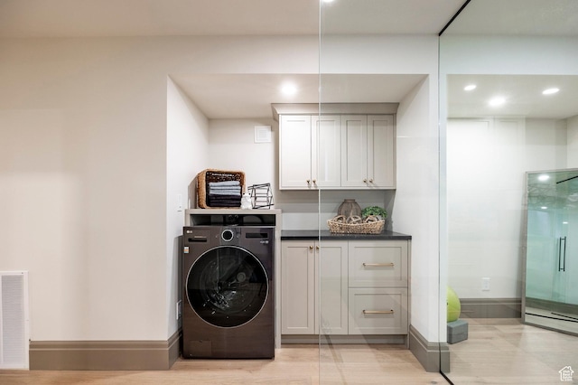 2568 E Sherwood Dr, Salt Lake City, UT 84108 - washroom featuring visible vents, baseboards, washer / clothes dryer, recessed lighting, and cabinet space