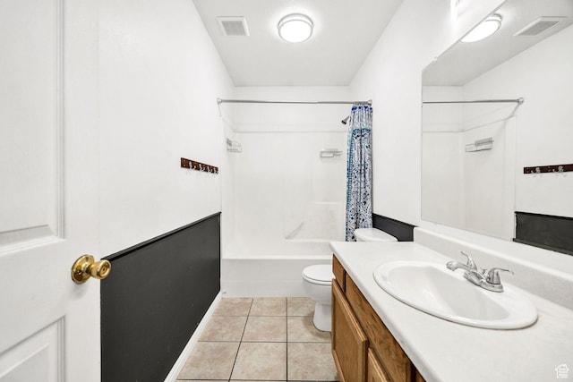 811 S Park Ave W, Logan, UT 84321 - full bathroom featuring visible vents, shower / bath combo, toilet, and vanity