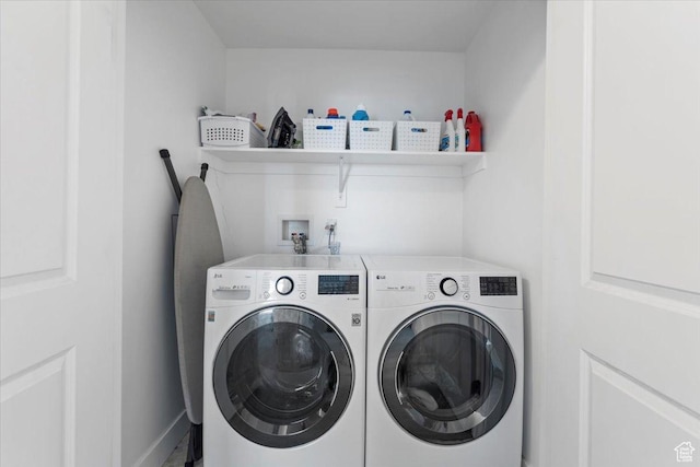 5233 W Linley Ct, Herriman, UT 84096 - laundry room with washing machine and dryer and baseboards