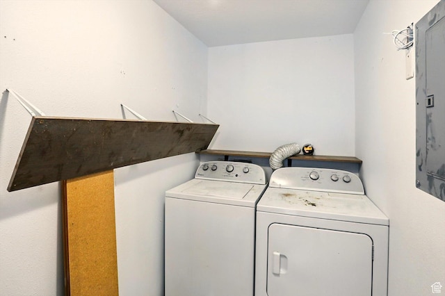 680 S Riverwalk Pkwy W, Logan, UT 84321 - washroom with separate washer and dryer and laundry area