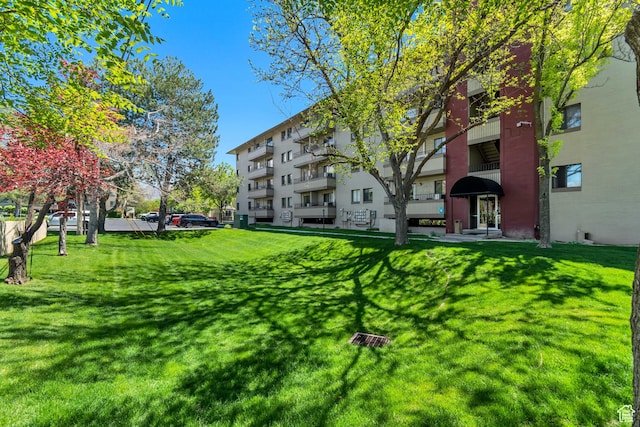 339 E 600 S Unit 1210, Salt Lake City, UT 84111 - surrounding community featuring a yard