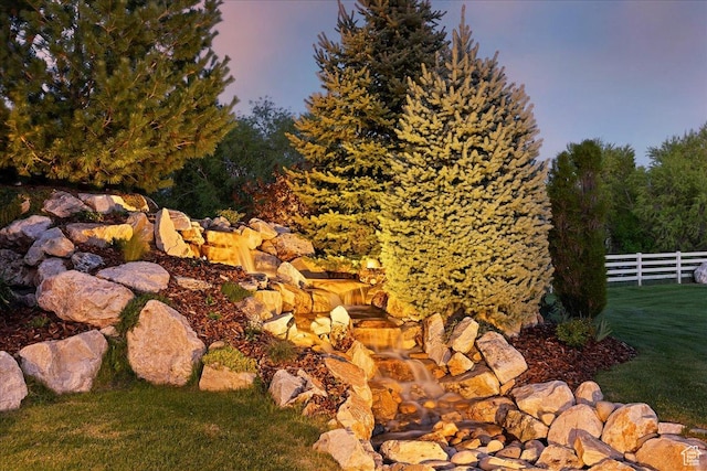 864 S Wellington Dr W, Kaysville, UT 84037 - exterior view of fence