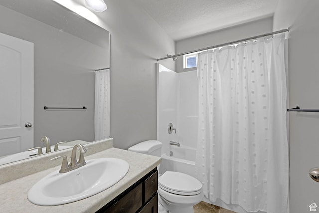 1350 S 849 W Unit 17D, Springville, UT 84663 - bathroom with toilet, vanity, shower / bath combo, and a textured ceiling