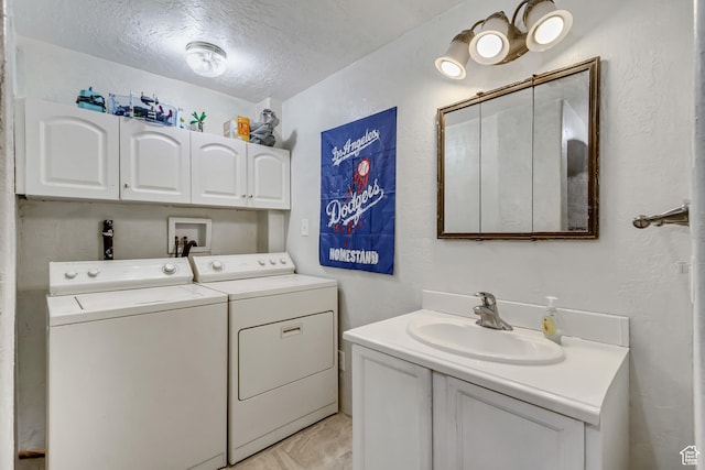 126 W Casi Way, Saratoga Springs, UT 84045 - clothes washing area with independent washer and dryer, a textured ceiling, and a textured wall