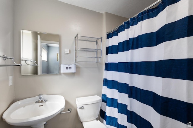 655 W 600 N, Orem, UT 84057 - bathroom with a sink, toilet, and a shower with curtain
