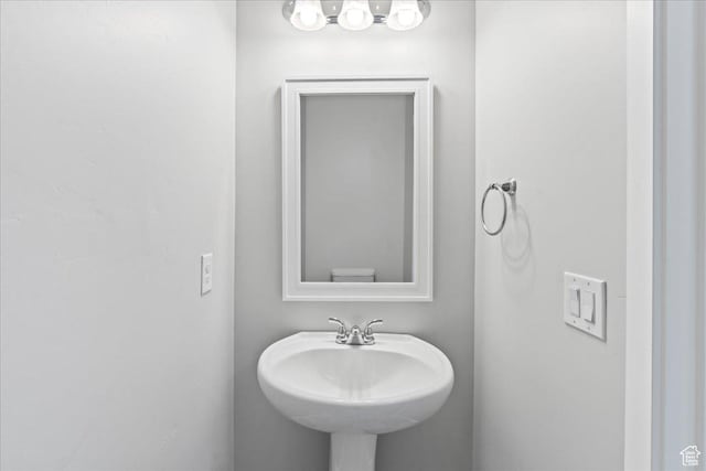 4264 W Abbey Bend Ln, Herriman, UT 84096 - bathroom featuring a sink