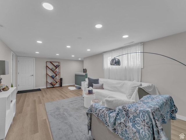 4363 S Butternut Rd E, Holladay, UT 84124 - living room with light wood-style floors, recessed lighting, baseboards, and visible vents