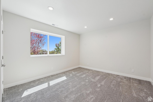 735 E 850 S, Centerville, UT 84014 - empty room featuring carpet, recessed lighting, and baseboards