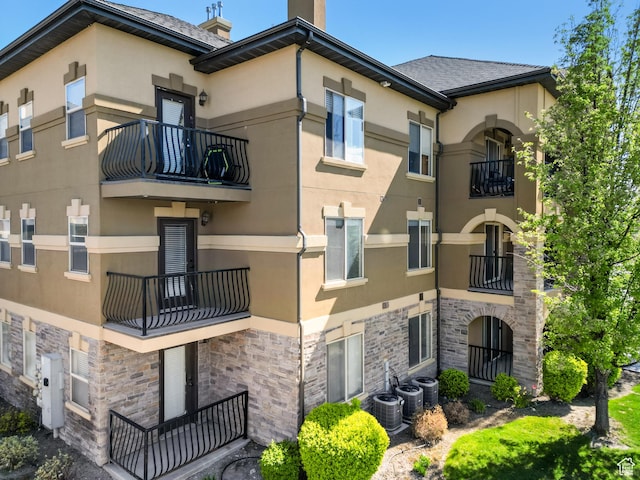 425 S 2220 W Unit 202, Pleasant Grove, UT 84062 - view of building exterior featuring cooling unit