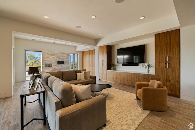 772 S Summit Creek Dr, Woodland Hills, UT 84653 - living room with wood finished floors, recessed lighting, and baseboards