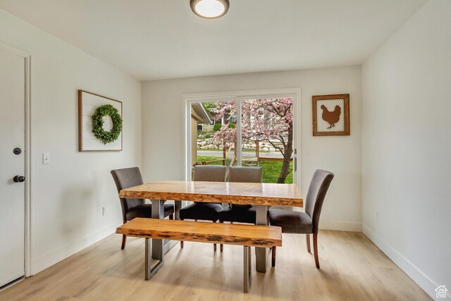 584 E Aspen Way, Centerville, UT 84014 - dining space with baseboards and light wood-style flooring