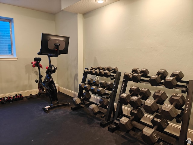 418 E Bridlewalk Ln, Murray, UT 84107 - workout room with baseboards