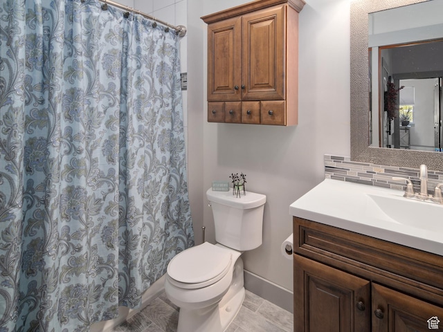 3540 N Elkview Dr, Eden, UT 84310 - full bathroom featuring backsplash, curtained shower, vanity, baseboards, and toilet