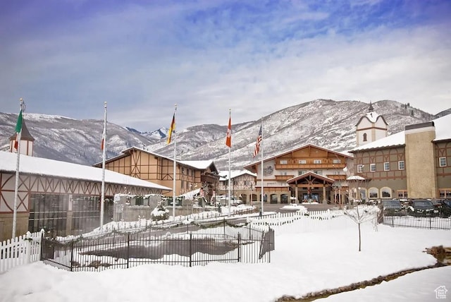 784 Resort Dr Unit 136, Midway, UT 84049 - surrounding community with fence and a mountain view