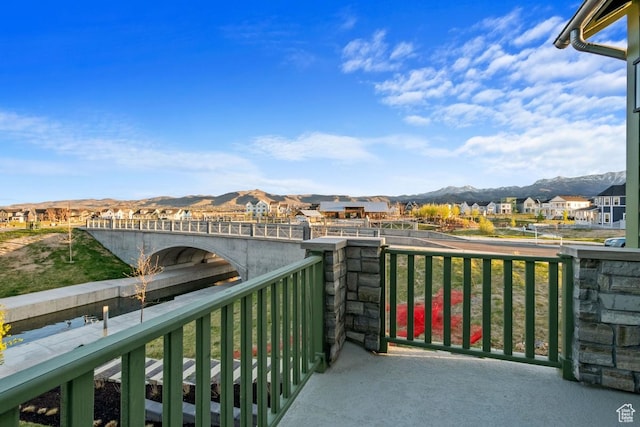 11439 S Watercourse Rd Unit 182, South Jordan, UT 84009 - balcony featuring a mountain view and a residential view