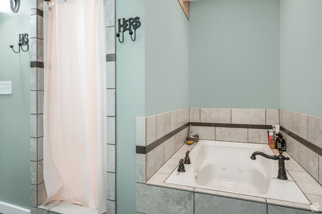 3273 E Bernada Dr, Salt Lake City, UT 84124 - full bath featuring a tub with jets