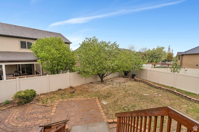 7812 N Crestwood Cir, Eagle Mountain, UT 84005 - view of yard with a patio area
