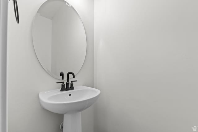 6621 W Spring Snow Ln, Herriman, UT 84096 - bathroom featuring a sink