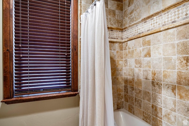 8777 S Falcon Heights Ln E, Cottonwood Heights, UT 84093 - full bath featuring shower / tub combo with curtain