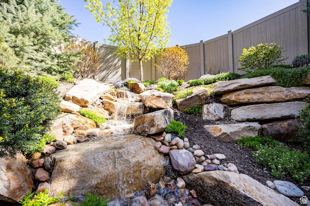 8777 S Falcon Heights Ln E, Cottonwood Heights, UT 84093 - view of yard featuring fence