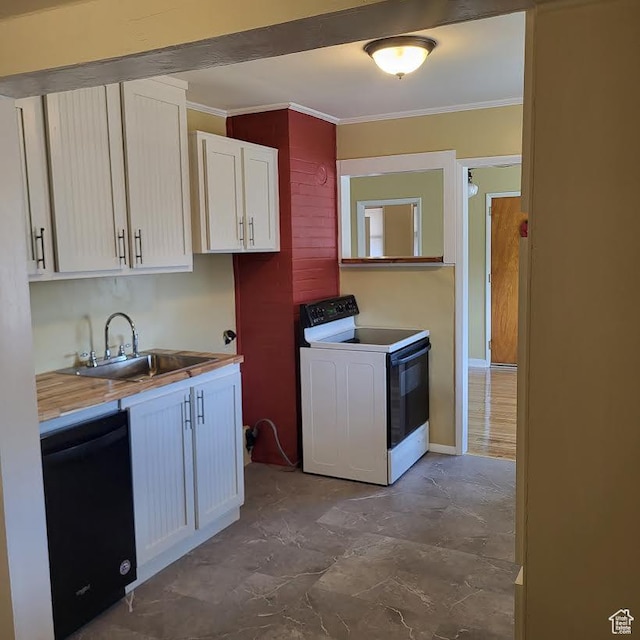 207 N Rawlins St, East Carbon, UT 84520 - laundry room featuring a sink and crown molding