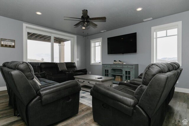 207 E Clubhouse Dr Unit 40, Garden City, UT 84028 - living room featuring a ceiling fan, wood finished floors, baseboards, and recessed lighting