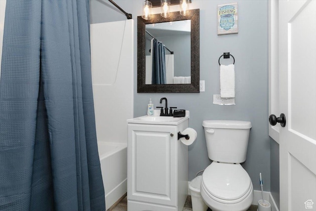 207 E Clubhouse Dr Unit 40, Garden City, UT 84028 - full bathroom featuring toilet, baseboards, shower / bath combo, and vanity